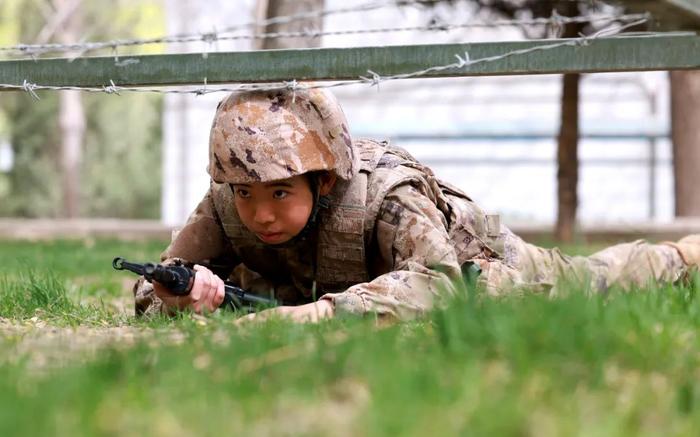 “00后”女兵入伍“满月照”来了！庆幸青春有穿军装的样子