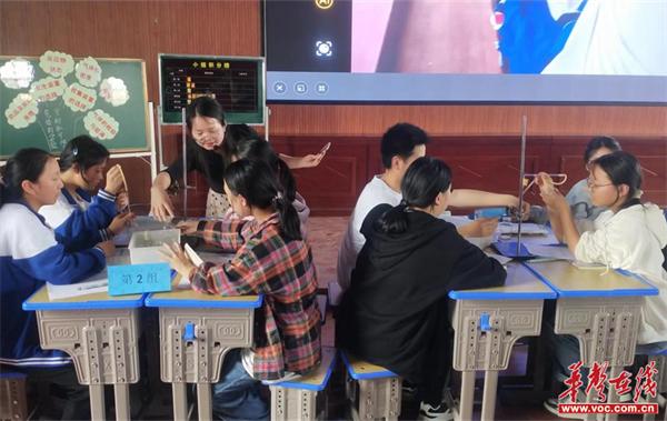 新化县初中化学教学决赛凸显实验教学风采