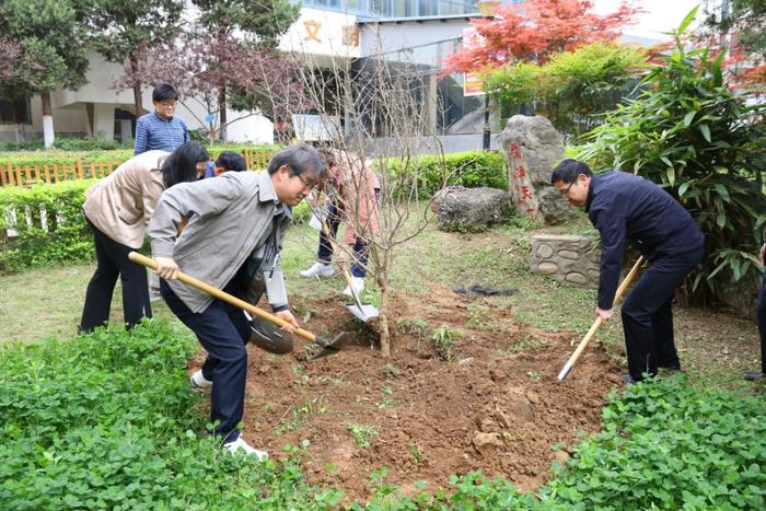 韩国大田生活科学高中代表团来西安旅游职业中等专业学校交流访问