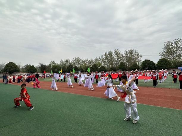 阳光运动展风采 英姿勃发筑未来 ——未央区徐寨小学第八届春季田径运动会