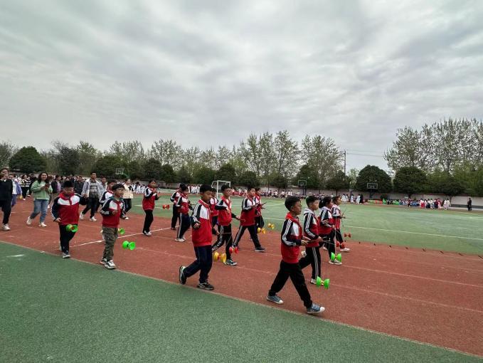 阳光运动展风采 英姿勃发筑未来 ——未央区徐寨小学第八届春季田径运动会