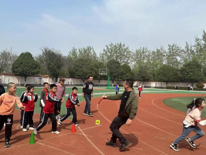 阳光运动展风采 英姿勃发筑未来 ——未央区徐寨小学第八届春季田径运动会