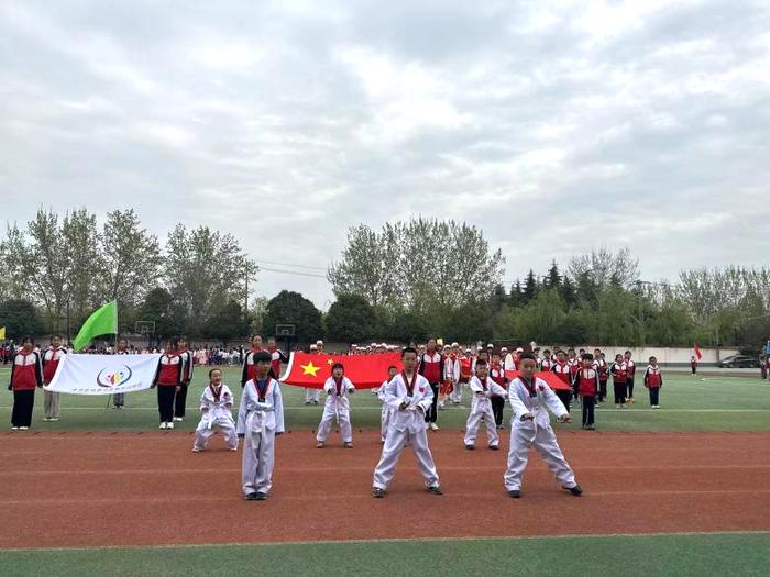 阳光运动展风采 英姿勃发筑未来 ——未央区徐寨小学第八届春季田径运动会