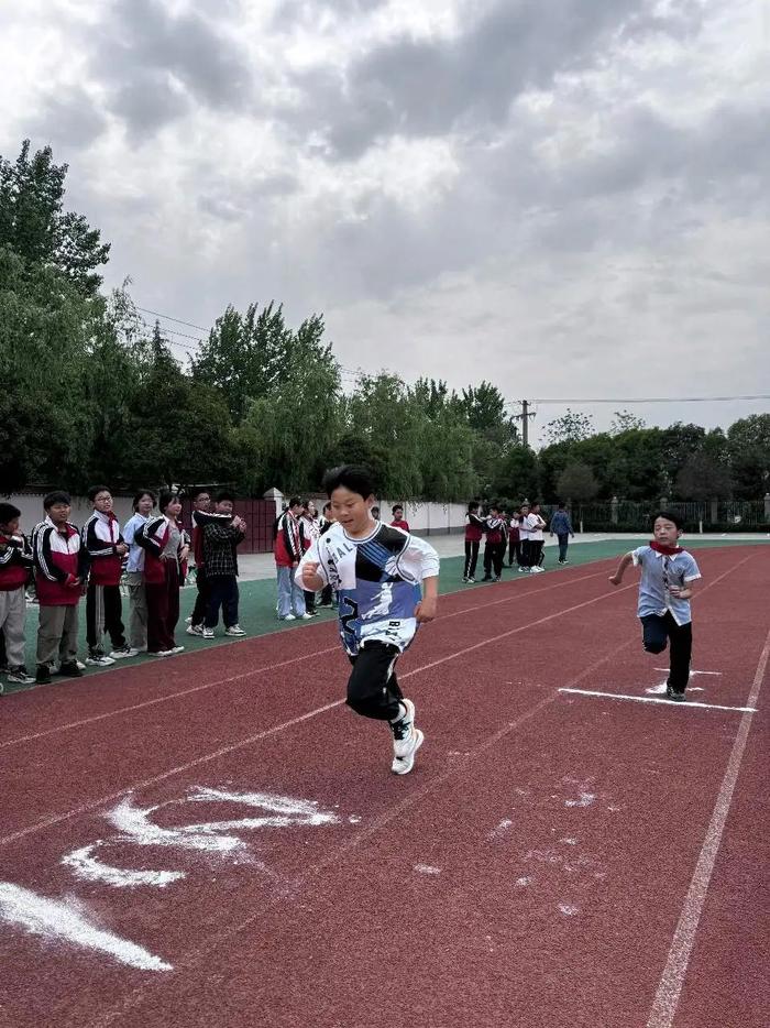 阳光运动展风采 英姿勃发筑未来 ——未央区徐寨小学第八届春季田径运动会