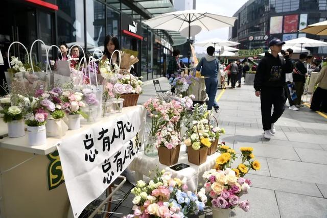 “想喝咖啡、也想去市集，我们去哪里玩？”“当然是春日咖啡节！”