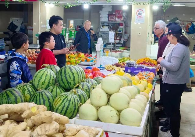 岳阳这群“小小观察员”走进菜场，当起了“小摊主”