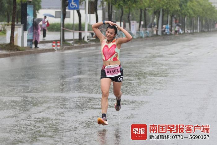 突发！电闪雷鸣，南宁女子半程马拉松赛熔断