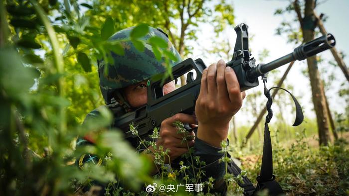 直击现场！武警特战队员实战化训练精彩瞬间