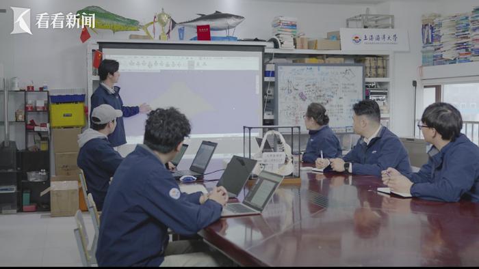视频 | 国内首款智能软体仿生鱼问世 上海团队研发