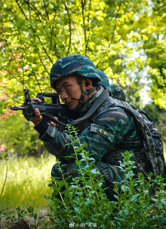 直击现场！武警特战队员实战化训练精彩瞬间