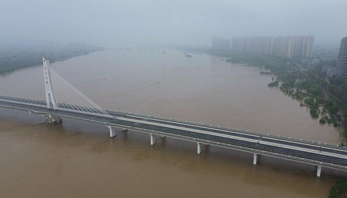 北江流域今日将出现近百年一遇特大洪水， 石角河段启动洪水红色预警