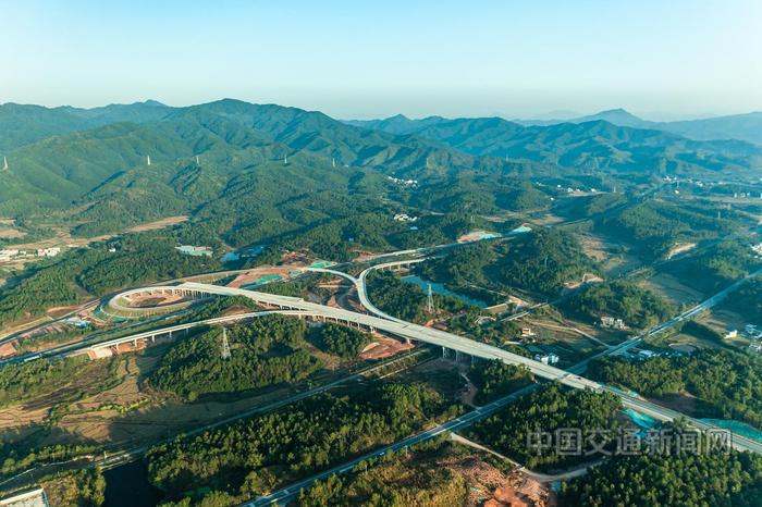 广东南雄至江西信丰高速公路预计今年上半年建成通车