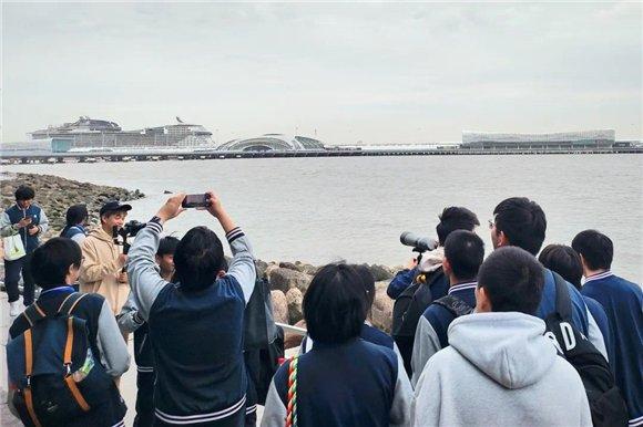 “探秘湿地飞鸟，守护自然生态”——上海市环境学校等多单位联合开展“河口观鸟”环保主题系列活动
