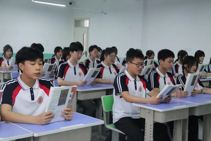 世界读书日 | 西安东方职业高级中学学子，读书正当时！
