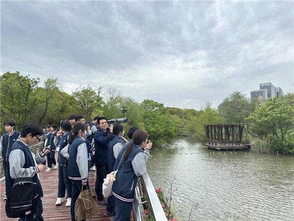 “探秘湿地飞鸟，守护自然生态”——上海市环境学校等多单位联合开展“河口观鸟”环保主题系列活动