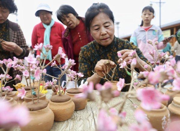 十里桃花迎风笑 美了山乡富了民 抚宁区王汉沟“桃花节”如期举办