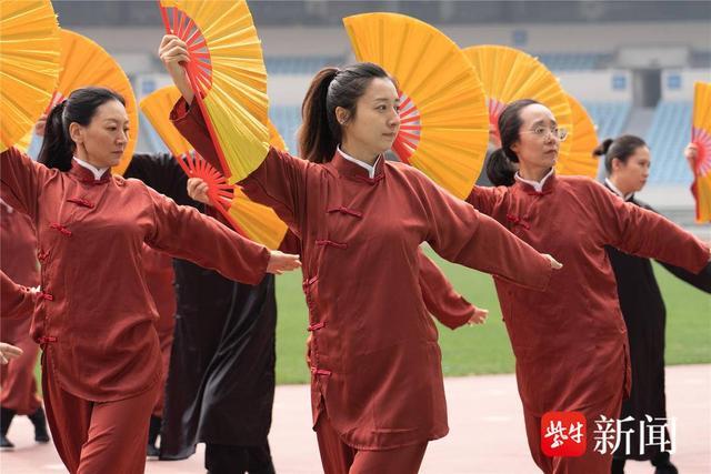 万人齐聚，燃爆奥体！银城小学教育集团首届童奥会点亮童心