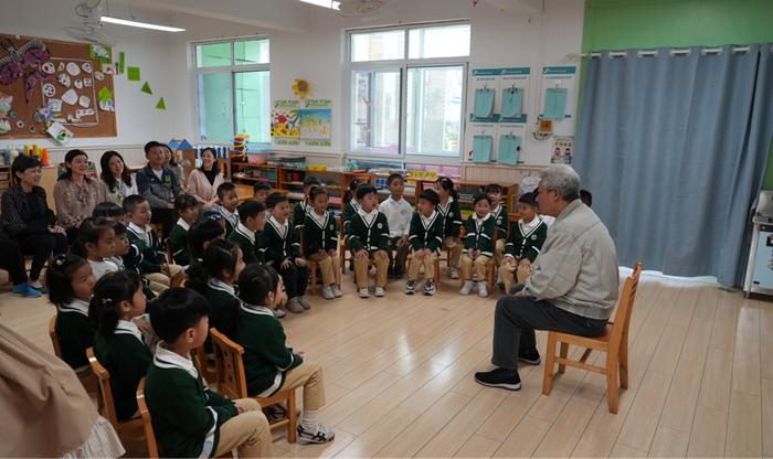 别样读书日——合肥宿幼总园来了位神秘嘉宾给娃娃讲故事