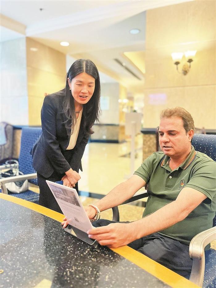 深圳酒店服务尽显“国际范” 外籍游客刷卡消费更方便，“小语种”不愁没翻译