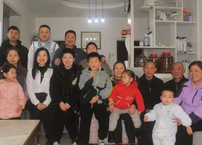 贵州37岁女子癌症晚期成网红，挑战完成100个人生遗愿：想给家人们留点什么