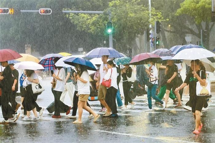 全市水库水情平稳 22处积水均已消退 深圳发布今年首个暴雨红色预警信号，市三防办提醒市民防范次生灾害