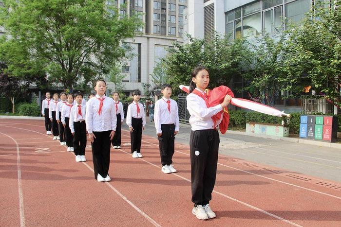 格物致知 叩问苍穹 惠济区艺术小学开展中国航天主题升旗仪式