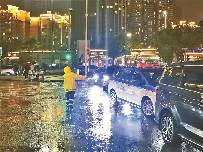 全市普降暴雨 水库水情平稳 市三防办：地质灾害等次生灾害风险高