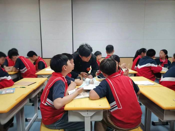 教学管理双肩挑，讲台竞技不相让 ——桐柏县城关镇实验小学承办“千名校长示范课大比武”乡赛活动