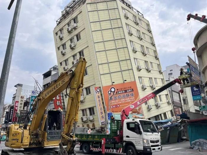 台湾花莲余震不断 累计已致4栋建筑物倒塌