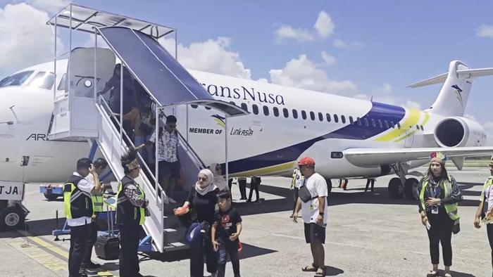 印尼翎亚航空ARJ21飞机执飞航线。视频截图