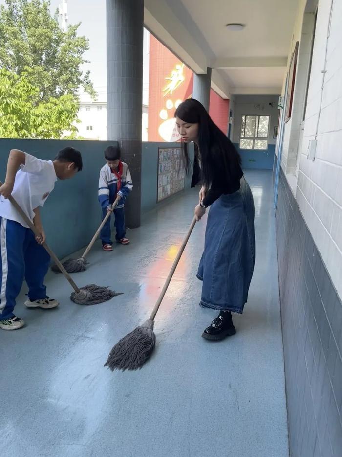 健康城镇 健康体重 ——沣东新城阿房宫小学爱国卫生月活动