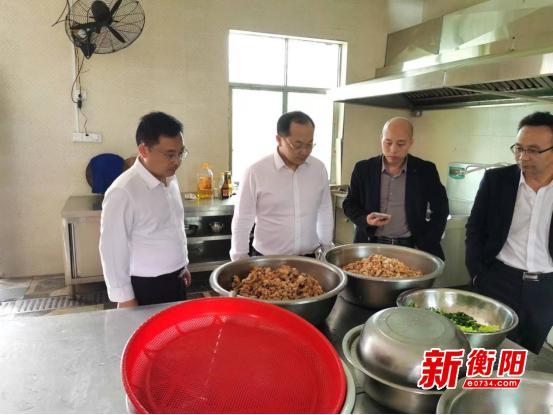 祁东县领导调研农村义务教育学生营养改善计划工作