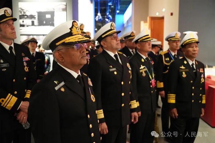 穿越时空的深蓝之约——第19届西太平洋海军论坛年会代表参观海军部队见闻
