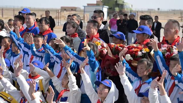 在东方红卫星发射场 孩子们上了一堂生动的爱国主义教育课