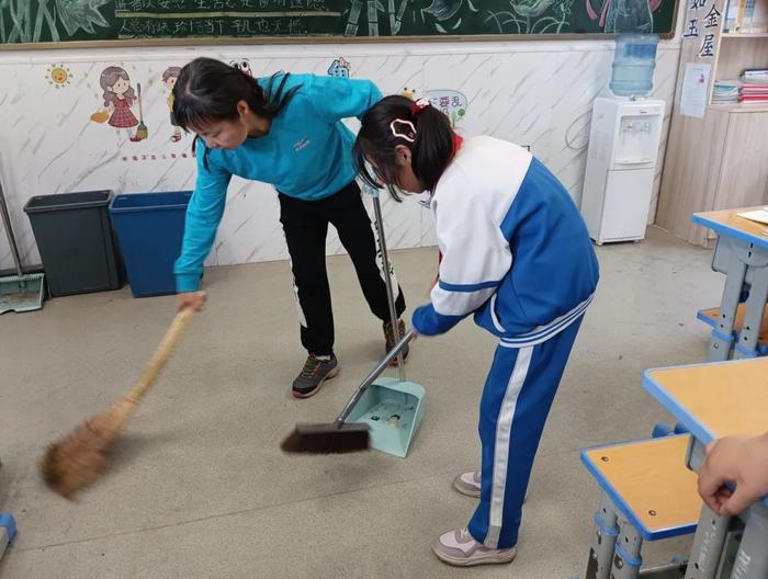 健康城镇 健康体重 ——沣东新城阿房宫小学爱国卫生月活动