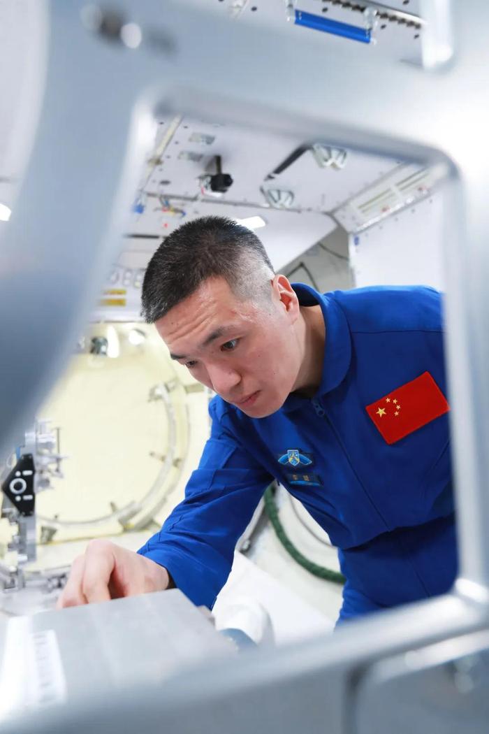 独家 | 航天员李广苏：“为祖国出征太空是我莫大的幸福”