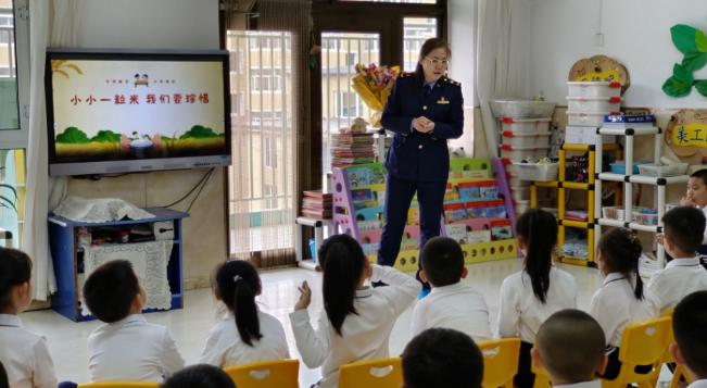 黑龙江省宁安市市场监管局开展反对餐饮浪费宣传进校园、进社区活动