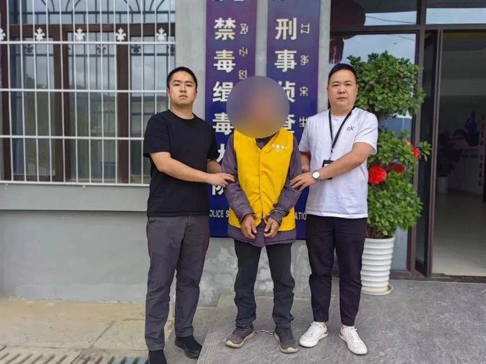 潜逃34年后落网！一男子涉嫌杀害同村村民后化名躲藏，年近七旬被抓获