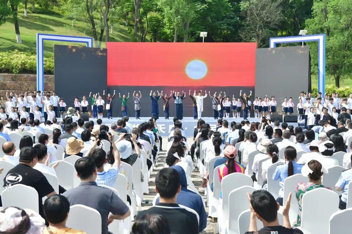 C视频｜阵阵书香浸润巴蜀大地 第二届“书香天府·全民阅读”大会暨2024“新时代乡村阅读季”开幕