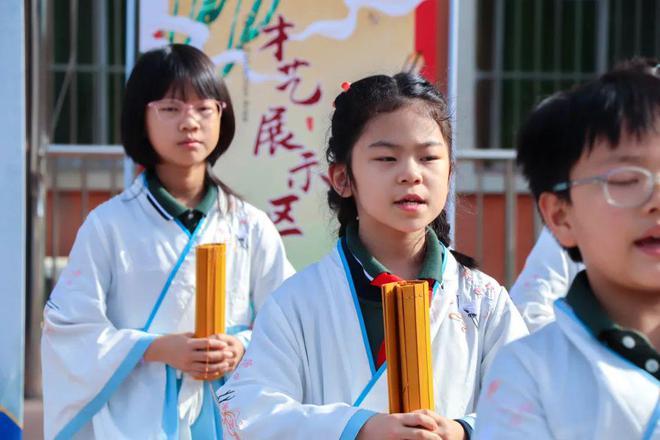 西安藤信学校“遨游汉字王国，品味汉韵悠长”暨汉服节主题活动圆满举行！