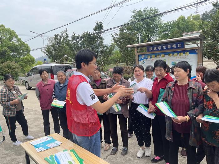 怀宁县石镜乡卫生院开展2024年全国儿童预防接种日宣传
