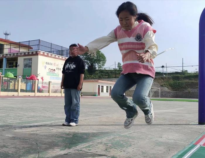 体质测评现活力   青春飞扬展风采 ——南召县马市坪乡中学七八年级体育过程性评价测试