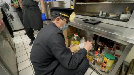 山东青岛市南区市场监管局持续加大餐饮食品安全监管力度