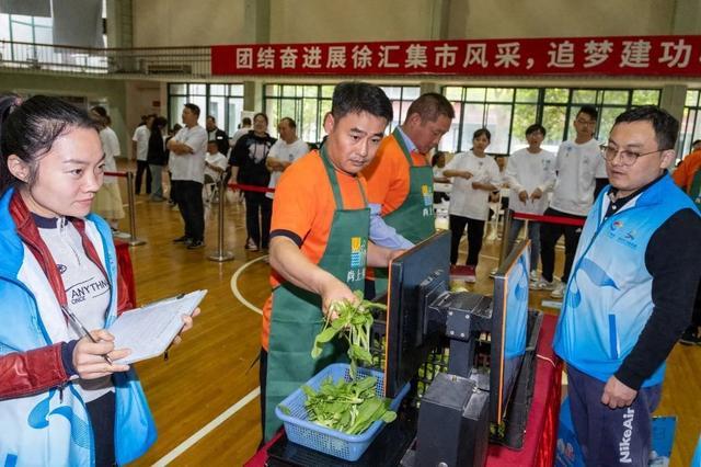 眼睛就是尺，家门口的市集里就有这样的能人