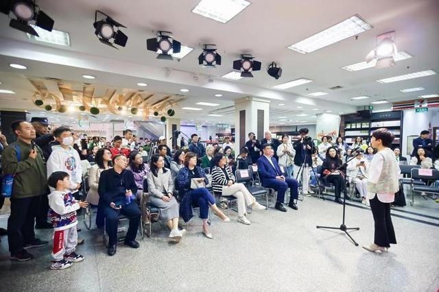 从不消失的勇气！尚秋新书发布会讲述靠勇气战胜困难的精彩人生