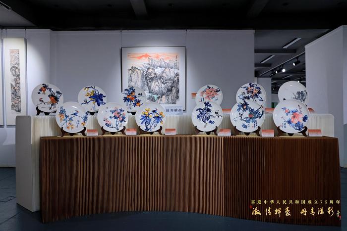 C视频丨省文化馆这场国画作品展邀你游历彩墨间丨五一安逸游四川