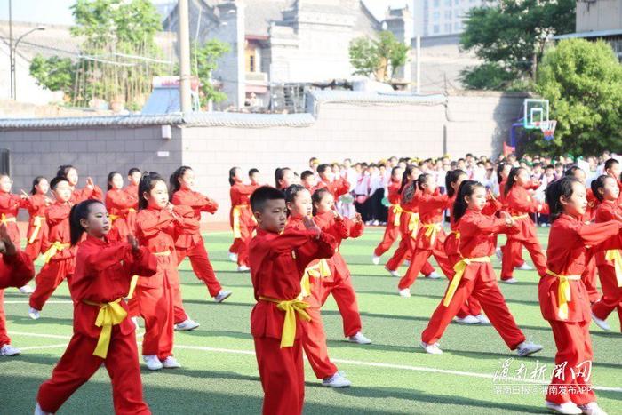 临渭区育红小学举行2024年春季田径运动会