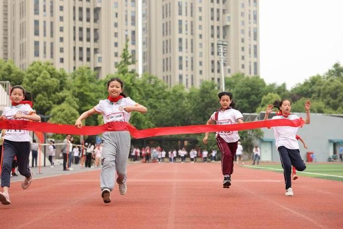 热辣滚烫展风采 活力全开向未来——合肥市习友小学第十六届运动会开幕！