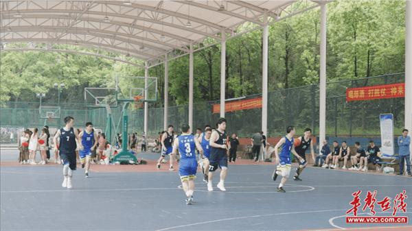 株洲市2024年“长鹰硬科杯”硬BA篮球联赛在湖南工业大学开幕