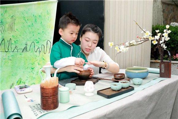 黄浦区第二期名校长工作室“登峰班”学员成果展示暨黄浦区中华优秀文化教育实践研究成果展示活动举行